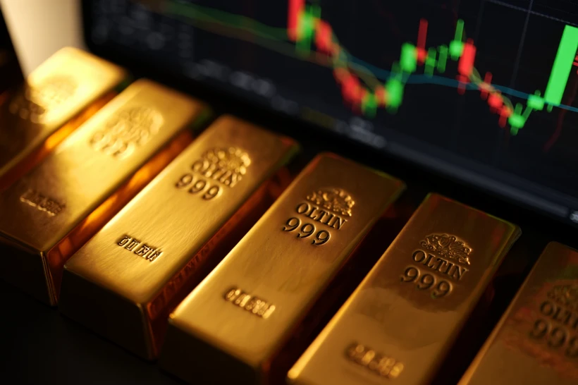 Kumush narxlari 2025 yilda 100 foizdan koʻproq oshdi, oltin esa yana rekordga yaqinlashmoqda