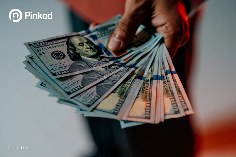 Dollar rasmiy kursi toʻrt kun ichida 240 soʻmdan koʻproqqa yuqoriladi
