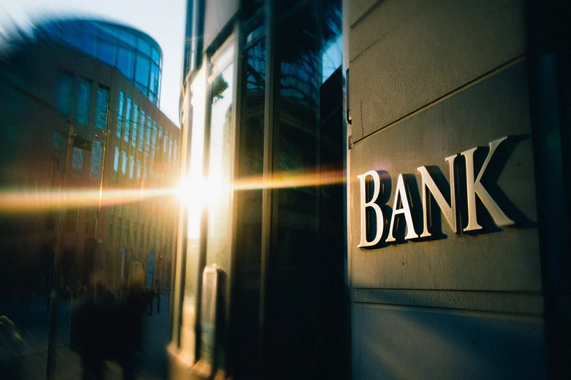 Дам олиш кунлари қайси банклар ишлайди?