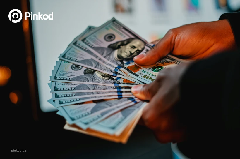 Dollar qulashda davom etmoqda: rasmiy kurs 17 oy ichidagi minimumga tushdi